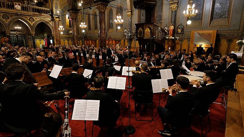 Orchestra Română de Tineret la Catedrala Sf. Iosif Foto Virgil Oprina