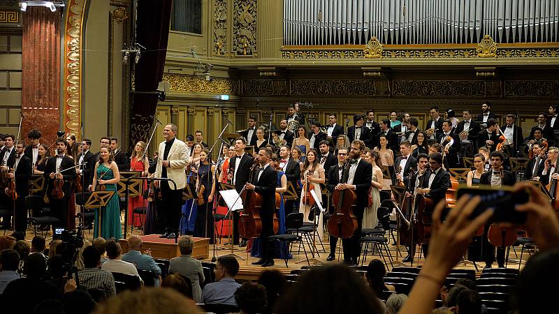 Orchestra Română de Tineret şi Cristian Mandeal Foto Virgil Oprina